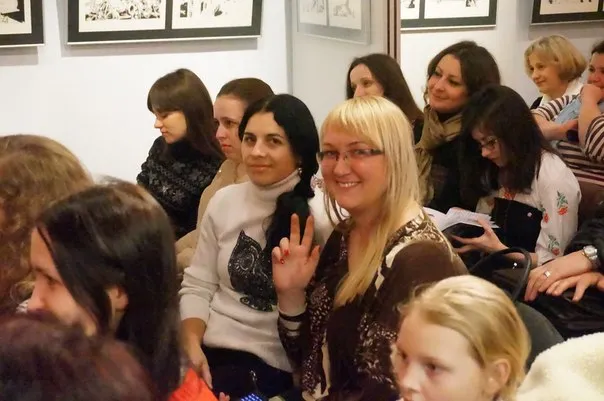 В Івано-Франківську презентували нову книжку Наталі Ткачик «Наскрізь» (фото) — фото 3