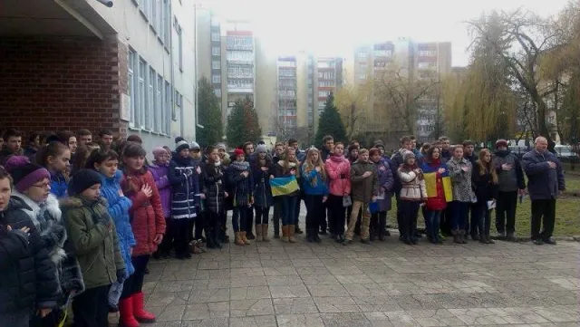 В Івано-Франківську відкрили пам'ятну дошку бійцю, який загинув на горі Карачун (фоторепортаж) — фото 3