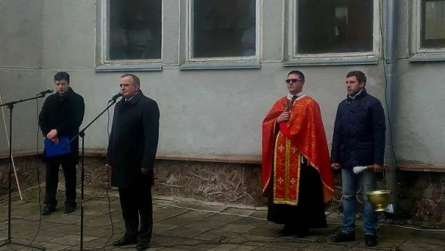 В Івано-Франківську відкрили пам'ятну дошку бійцю, який загинув на горі Карачун (фоторепортаж) — фото 9