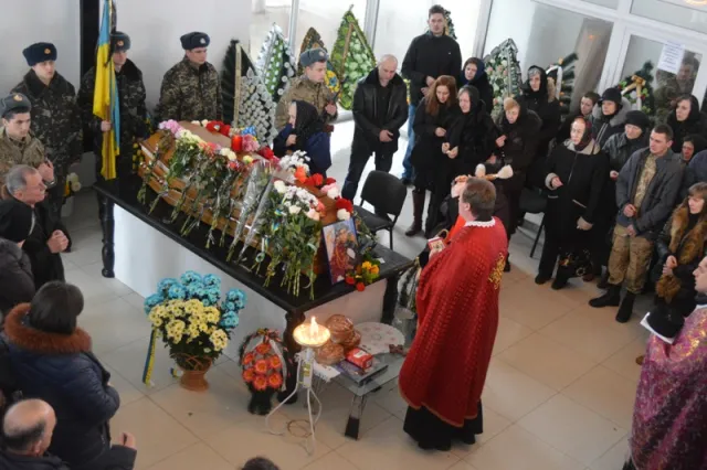 В Івано-Франківську в останню путь провели Андрія Прошака (фото) — фото 11