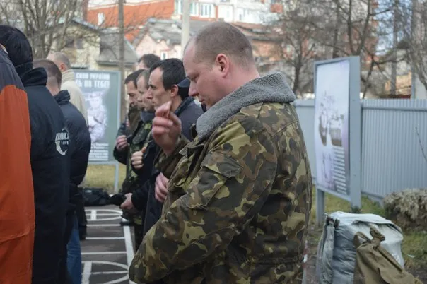 На військові навчання відправили 25 мобілізованих франківців (фоторепортаж) — фото 4