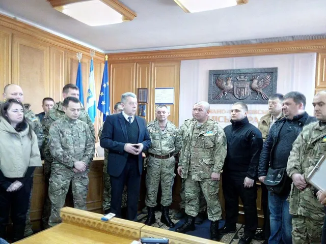 Анушкевичус вручив відзнаки активістам Майдану та представникам місцевої Самооборони — фото 1