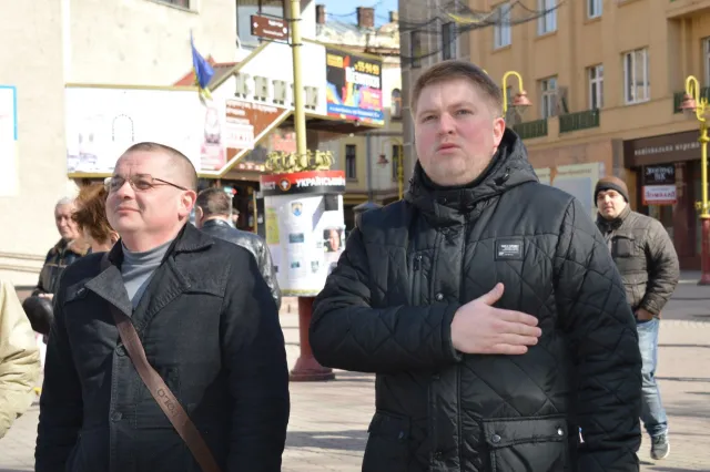 Ще не вмерла України... На Вічевому майдані виконали гімн України (фоторепортаж) + (відео) — фото 8
