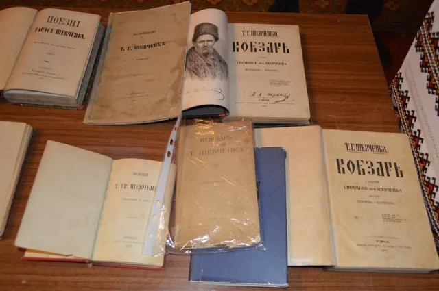 В Івано-Франківську у музеї мистецтв Прикарпаття організували «Ніч з Кобзарем» (фоторепортаж) — фото 2