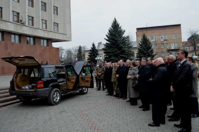 Для 128 бригади передали позашляховик та автомобіль швидкої допомоги (фоторепортаж) — фото 12