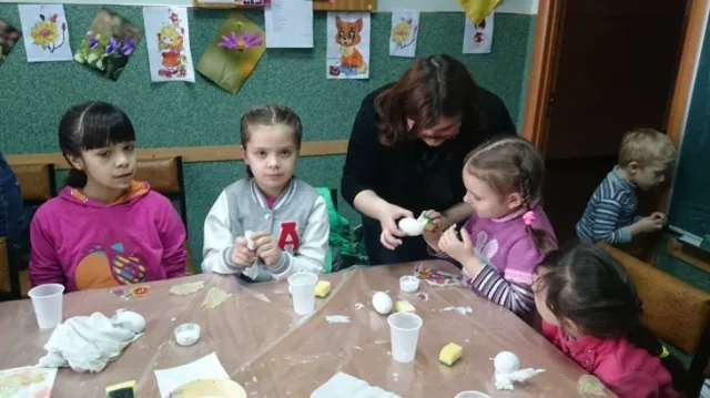 Діти учасників АТО училися мистецтву декору (фото) — фото 2