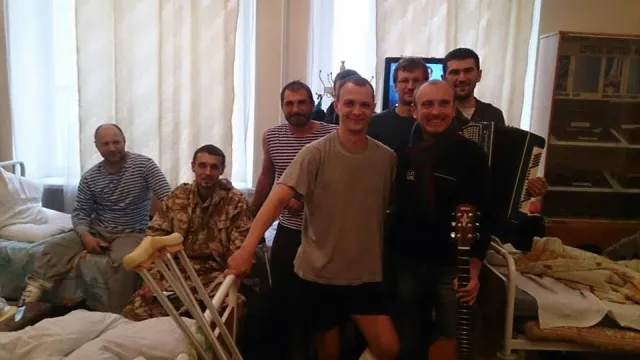 Франківський гурт «Цвіт кульбаби» співав для поранених бійців (фоторепортаж) — фото 8