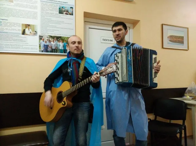 Франківський гурт «Цвіт кульбаби» співав для поранених бійців (фоторепортаж) — фото 9