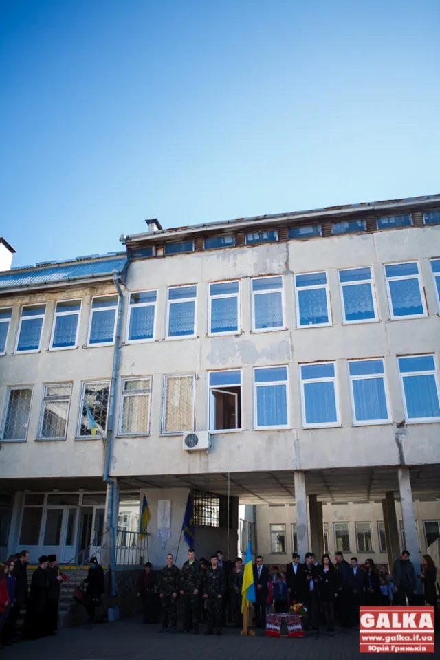 У Франківську встановили анотаційну дошку Герою Небесної Сотні, Василю Мойсею (фото) — фото 3