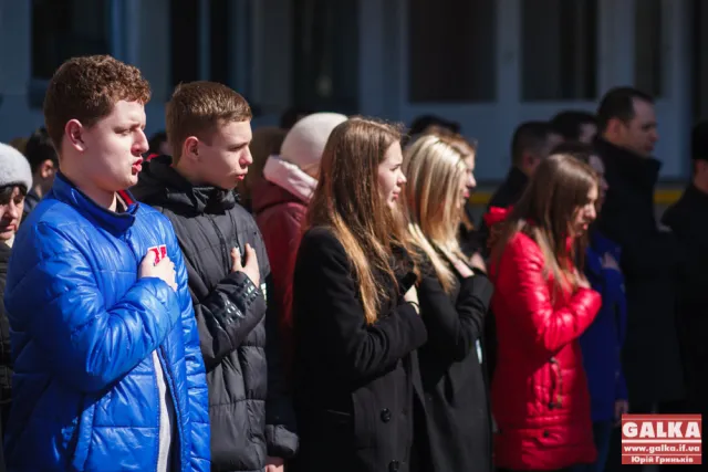 У Франківську встановили анотаційну дошку Герою Небесної Сотні, Василю Мойсею (фото) — фото 8