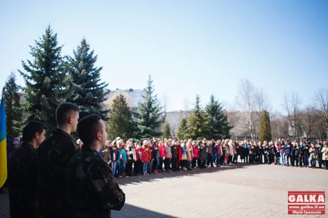 У Франківську встановили анотаційну дошку Герою Небесної Сотні, Василю Мойсею (фото) — фото 9