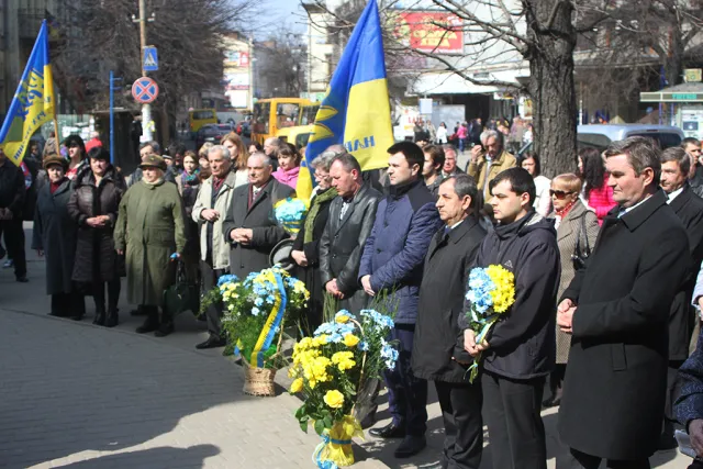 У Франківську вшанували річницю загибелі Чорновола (фото) — фото 5