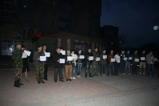 На Івано-Франківщині провели флешмоб «Я – бандерівець і цим пишаюсь» (фото) — фото 7