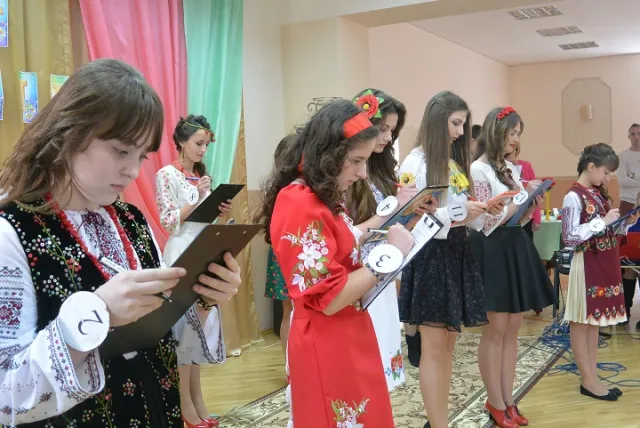 В Івано-Франківську обирали «Міс клубів-2015» (фоторепортаж) — фото 7
