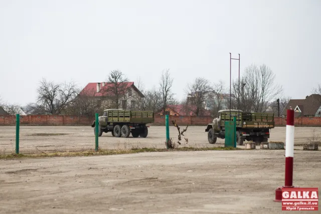 Директор скандального “Вамбуду”передав бійцям АТО три автомобілі — фото 2