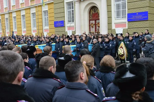 У Франківську провели панахиду за трьома загиблими бійцями батальйону «Івано-Франківськ» (фоторепортаж) — фото 13