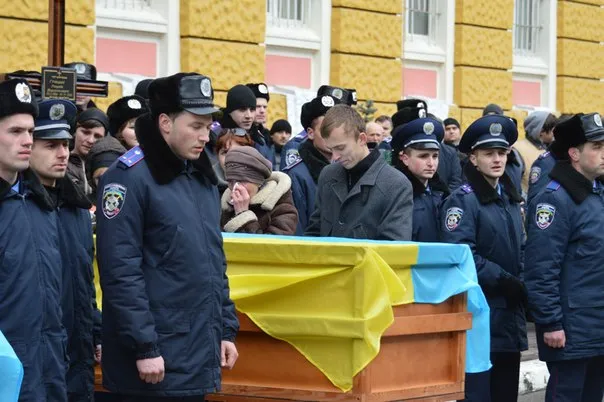 У Франківську провели панахиду за трьома загиблими бійцями батальйону «Івано-Франківськ» (фоторепортаж) — фото 15