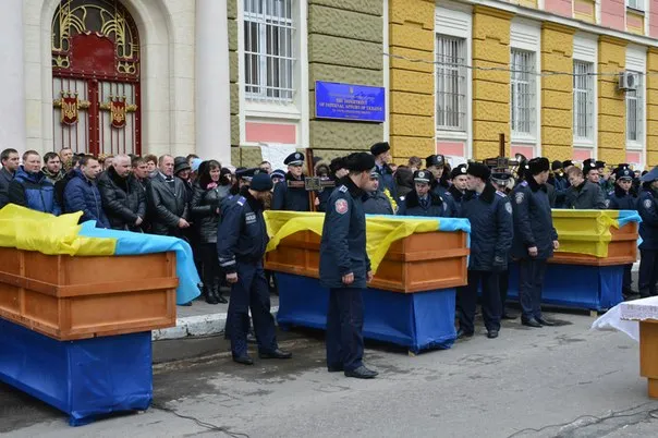 У Франківську провели панахиду за трьома загиблими бійцями батальйону «Івано-Франківськ» (фоторепортаж) — фото 18
