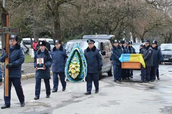 У Франківську провели панахиду за трьома загиблими бійцями батальйону «Івано-Франківськ» (фоторепортаж) — фото 10
