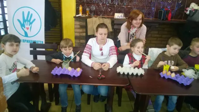 Франківські матусі з дітками взяли участь "Великодньому диві" (фото) — фото 1