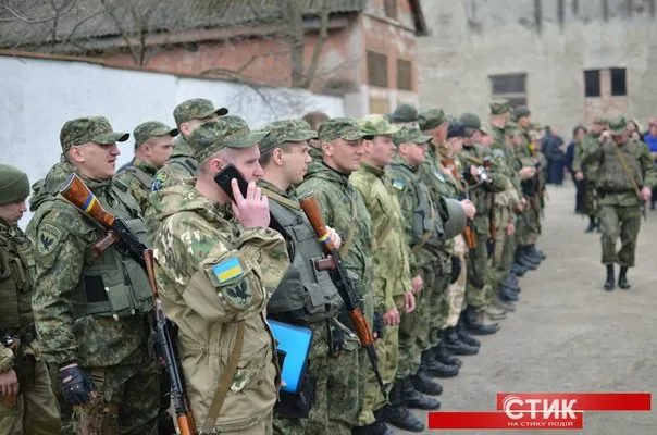 З Франківська у зону АТО відправилася чергова група міліціонерів (фото) — фото 13
