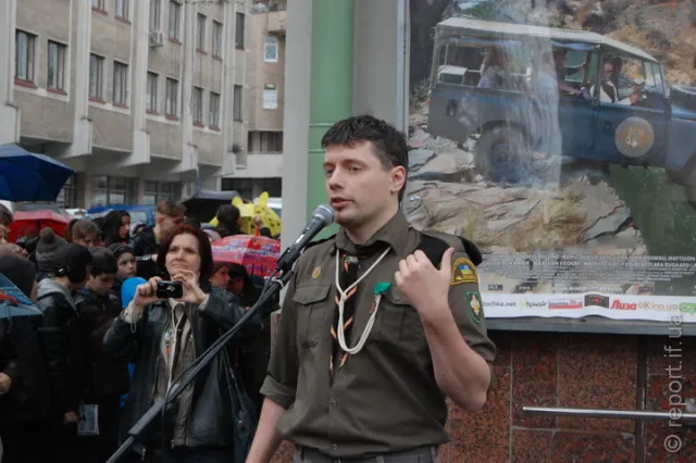 У Франківську на фасаді кінотеатру «Люм’єр» встановили анотаційну дошку про Юліана Дороша (фото) — фото 5