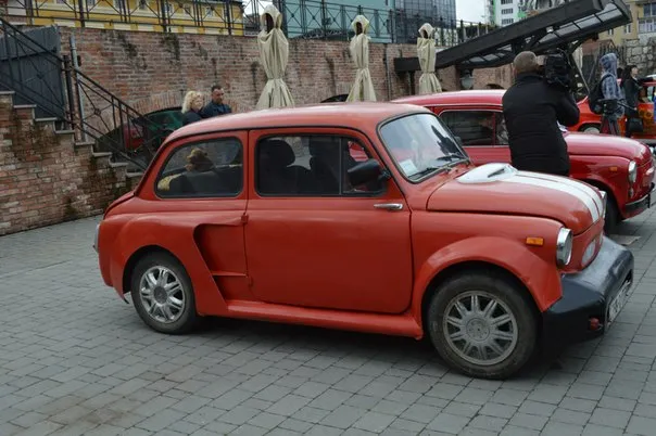 У Івано-Франківську відкрилася виставка ретро-карів (фото) — фото 3