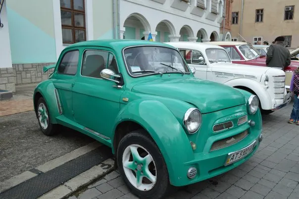 У Івано-Франківську відкрилася виставка ретро-карів (фото) — фото 5