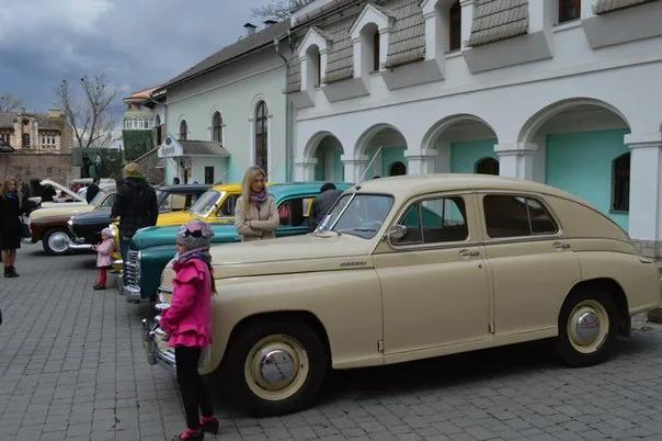 У Івано-Франківську відкрилася виставка ретро-карів (фото) — фото 6