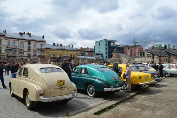 У Івано-Франківську відкрилася виставка ретро-карів (фото) — фото 9