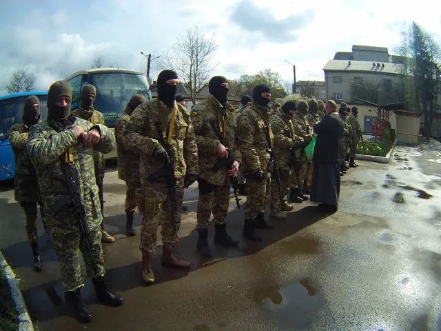 Загін офіцерів СБУ вирушив у зону АТО (фото) — фото 2