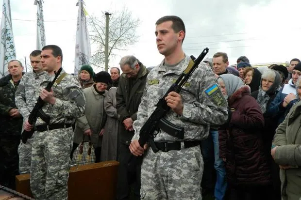 На Івано-Франківщині прощалися з загиблим бійцем АТО (фото) — фото 1