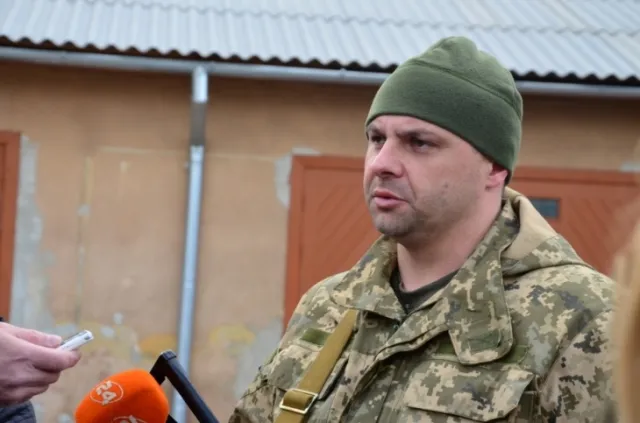 Близько сотні іванофранківців зустріли взвод СБУшників, які повернулися із зони бойових дій (фото) — фото 4