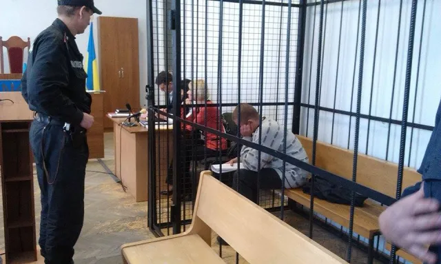Сьогодні суд продовжує розгляд справи "стоматолога-різника" — фото 1