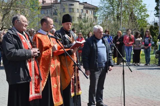Іванофранківці вшанували пам'ять загиблих чорнобильців (фото) — фото 12