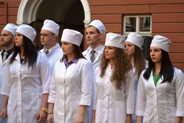 Майбутні військові медики присягнули на вірність українському народу (фото) — фото 2