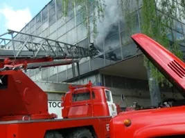 У Франківську горіло одне  із приміщень торгового дому «Електронний компонент» (фото+відео) — фото 1