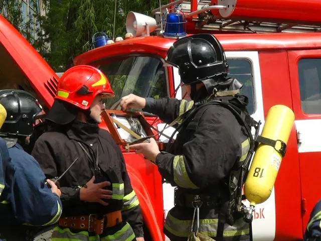 У Франківську горіло одне  із приміщень торгового дому «Електронний компонент» (фото+відео) — фото 2