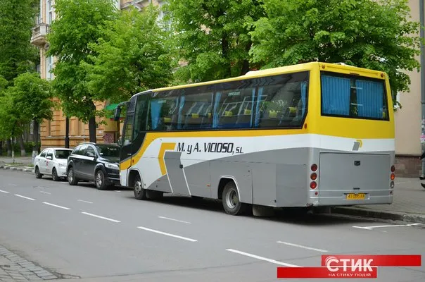 У Франківську вночі оновили дорожню розмітку (фото) — фото 5