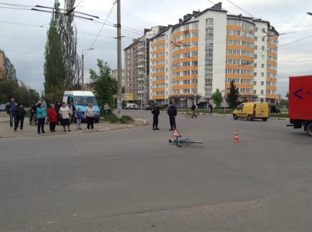 В Івано-Франківську автомобіль збив 24-річну велосипедистку (фото) — фото 3