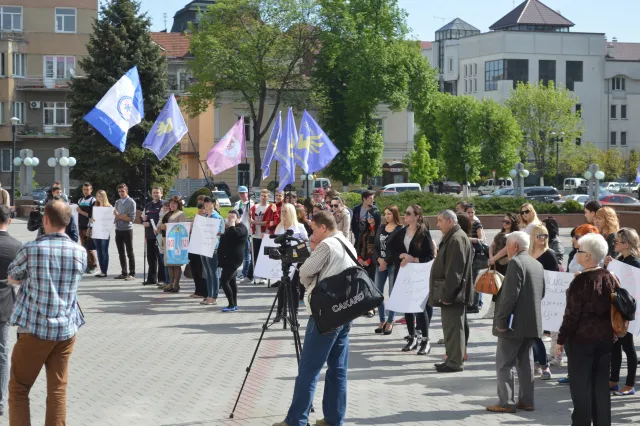 Франківці протестували проти підняття тарифів (фото) — фото 1