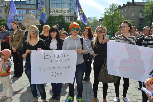 Франківці протестували проти підняття тарифів (фото) — фото 3
