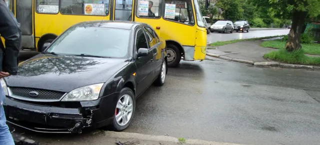 У Франківську ДТП - "Форд" не розминувся з "Деу Ланос" (фото) — фото 2