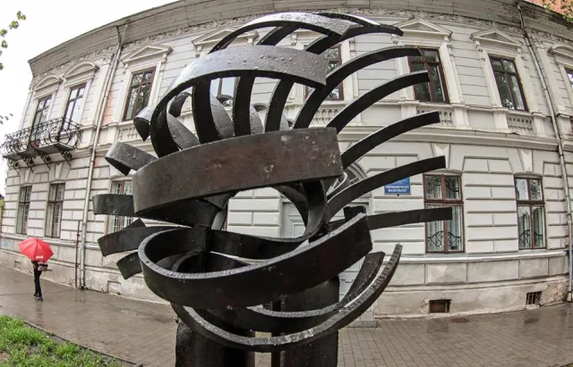 В Івано-Франківську на вулиці Шевченка з’являться ковані скульптури (фото) — фото 9