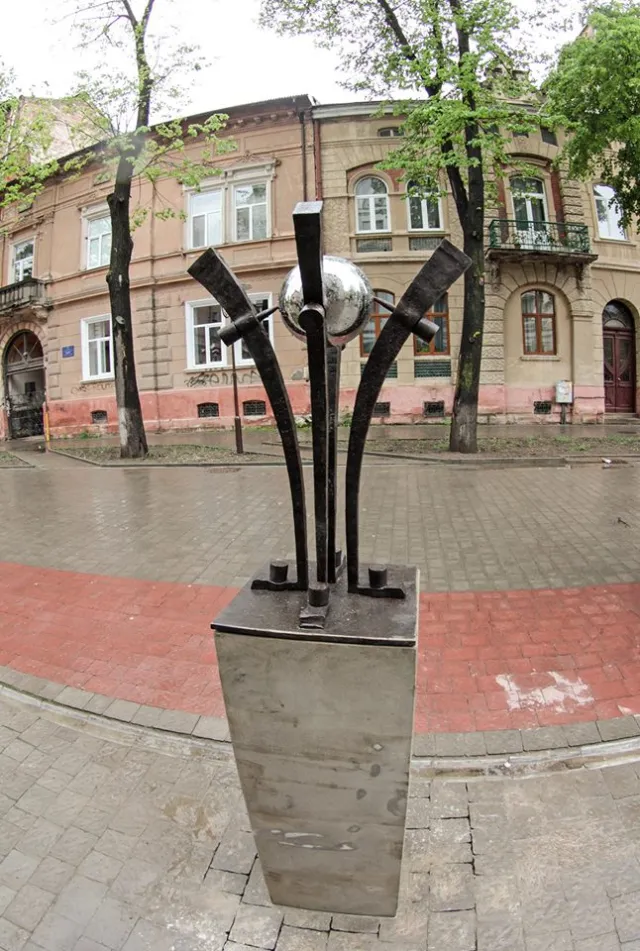 В Івано-Франківську на вулиці Шевченка з’являться ковані скульптури (фото) — фото 10