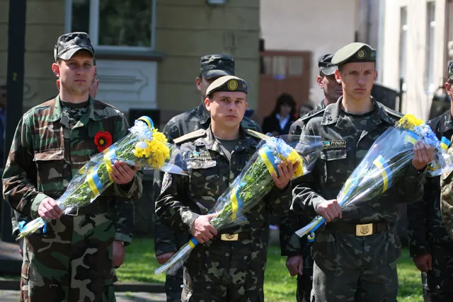 У Франківську відзначили День пам'яті та примирення (фото) — фото 11
