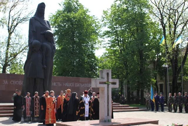 У Франківську відзначили День пам'яті та примирення (фото) — фото 3