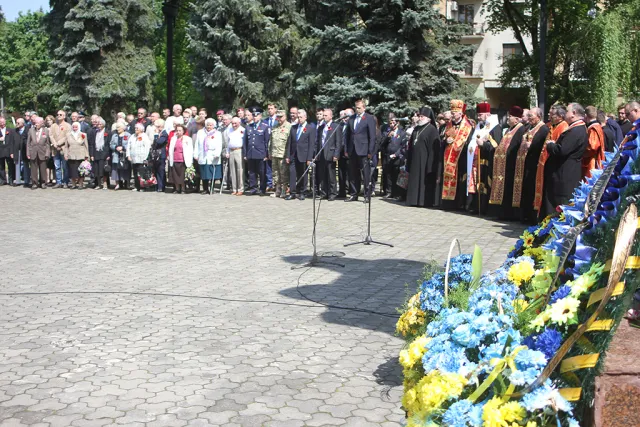 У Франківську відзначили День пам'яті та примирення (фото) — фото 7