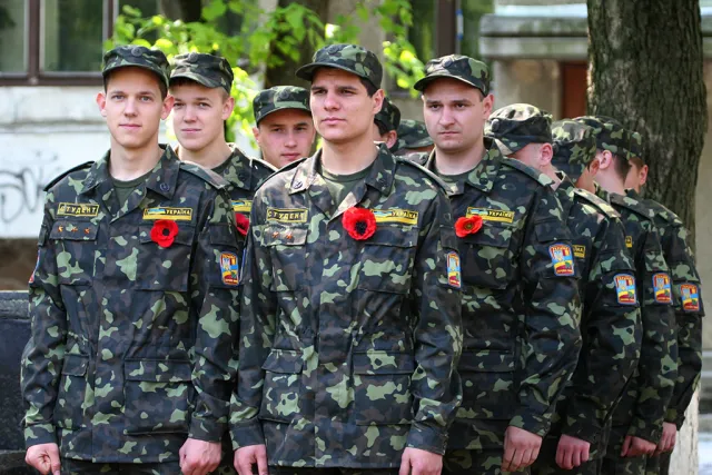 У Франківську відзначили День пам'яті та примирення (фото) — фото 9