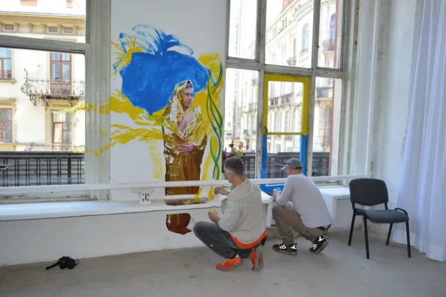На другому поверсі готелю «Дністер» відкрила свої двері перша «Мистецька резиденція» (фоторепортаж) — фото 7